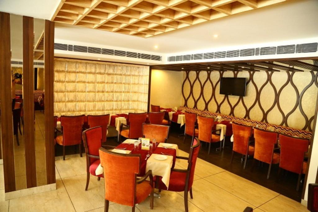 Hotel Park Grand Chandīgarh Dış mekan fotoğraf